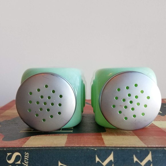 Jadeite "Cherry" Salt + Pepper Shakers - Picture 4 of 5